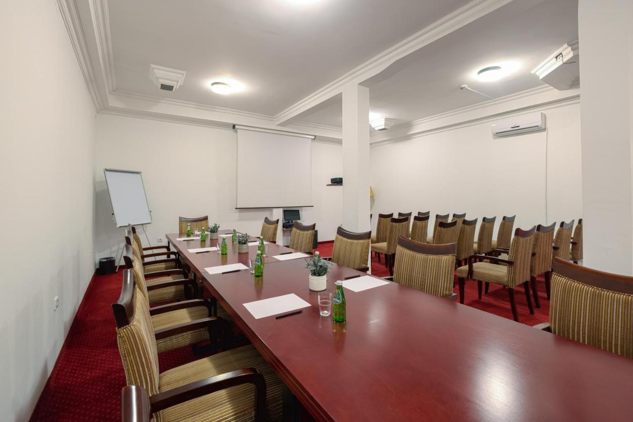 Garni Hotel Planeta Inn Novi Sad Extérieur photo