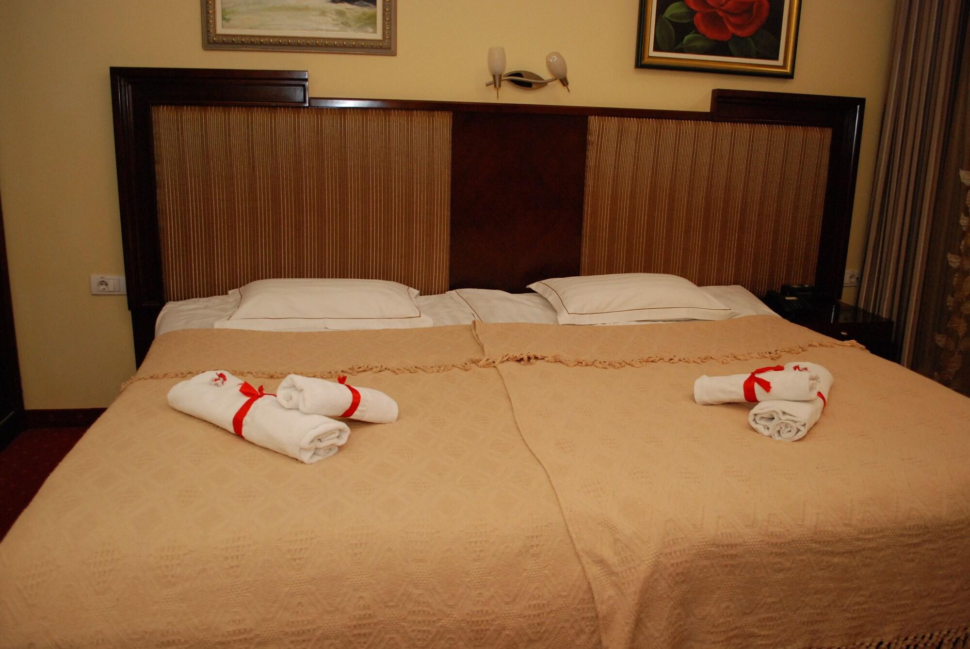 Garni Hotel Planeta Inn Novi Sad Extérieur photo